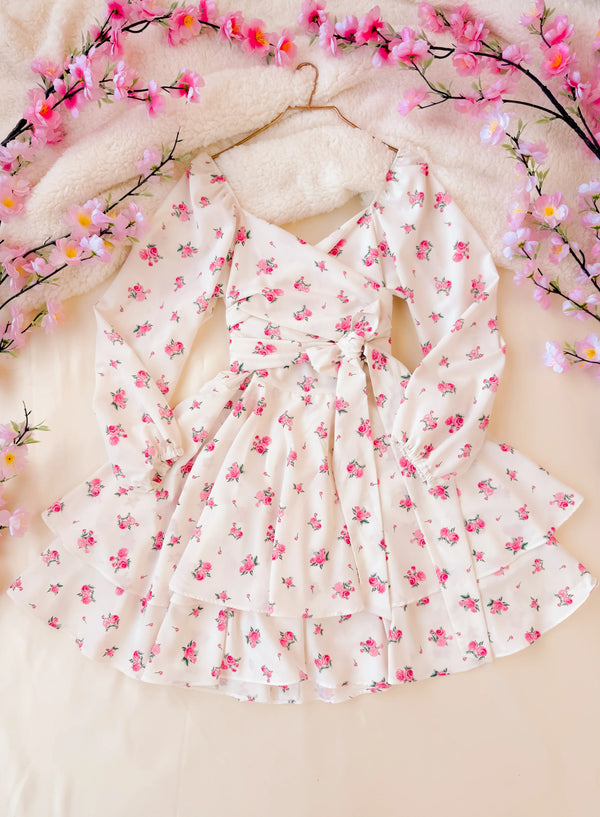 Vestido Mai Flores Rosadas Fondo Blanco Victoria
