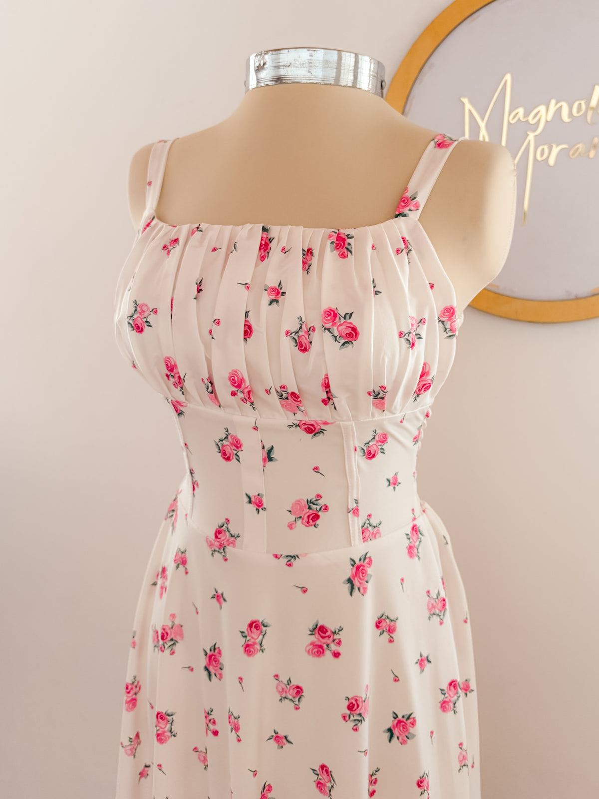 Vestido Midi Victoria Flor Blanco para dama, en seda studio f estampado digital ( 71% rayón - 26% — Magnolia Morango